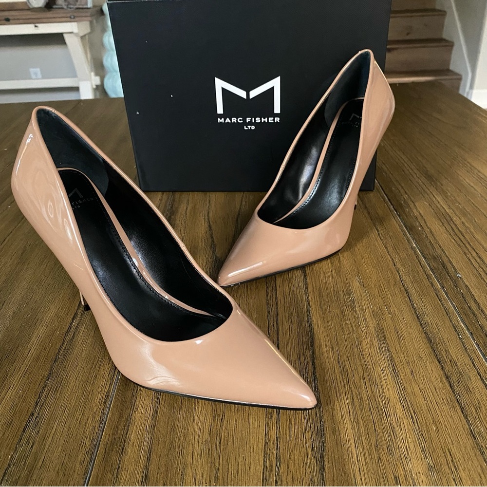 Marc Fisher Everly nude pointed toe pumps heels